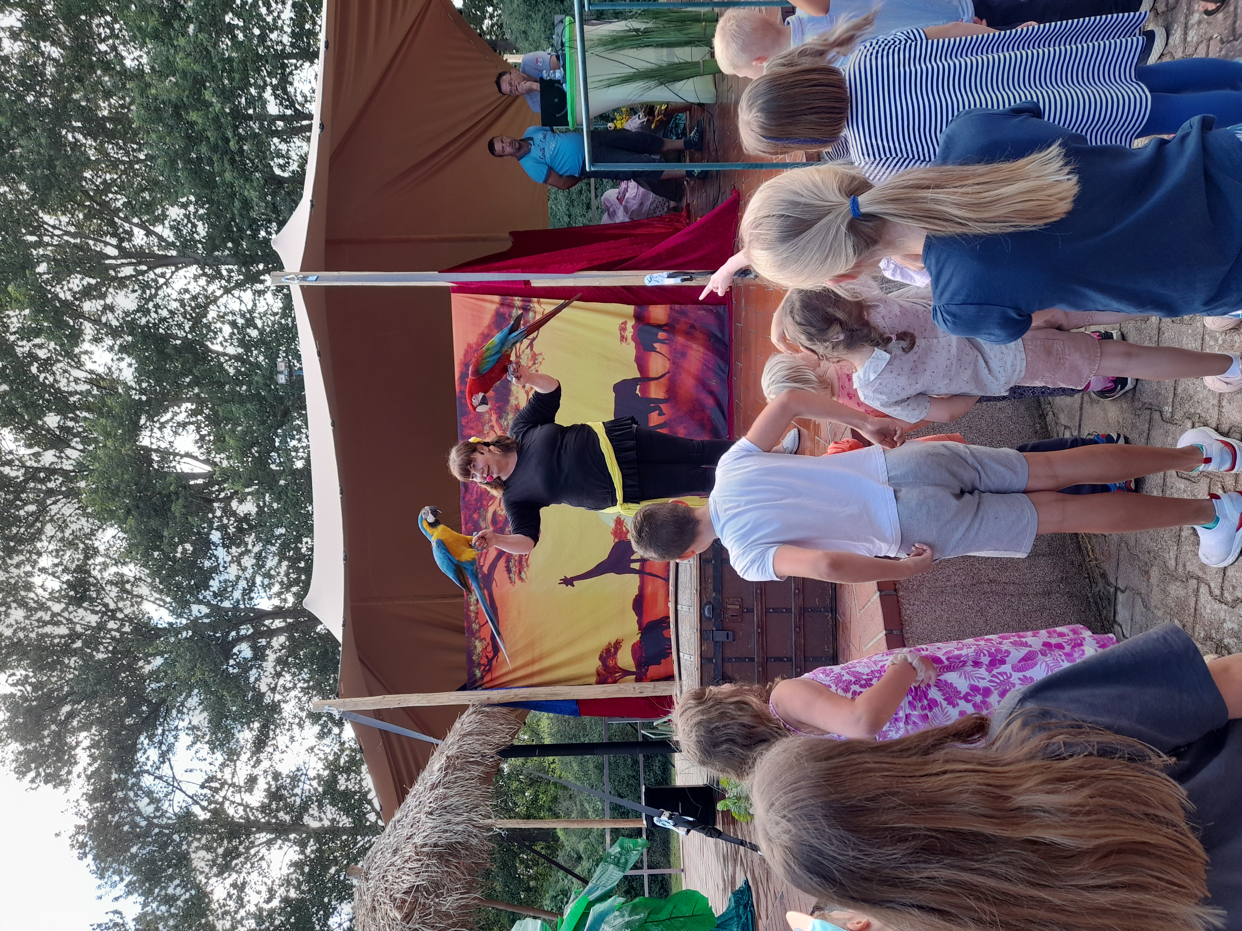 FANTASTISCHE TIERSHOW mit Lilli Wünschebaum